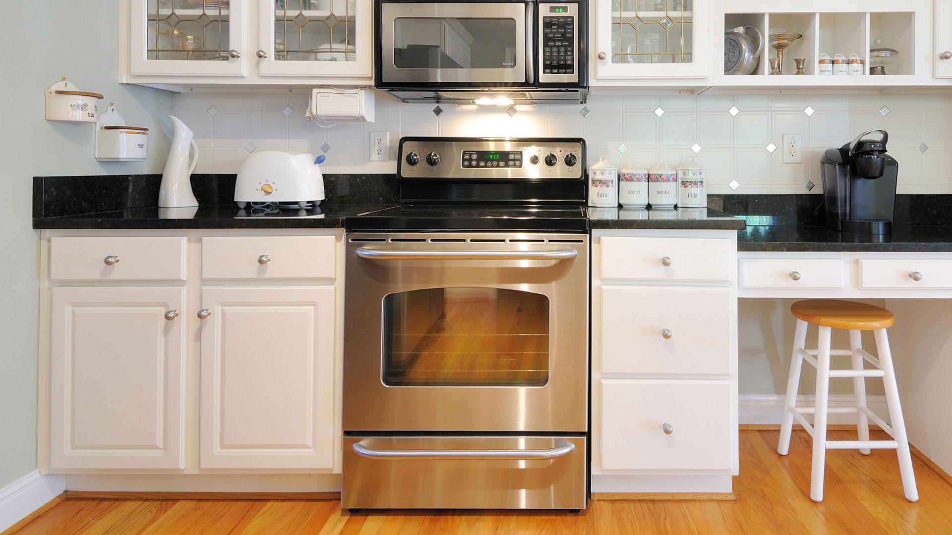 Double door oven